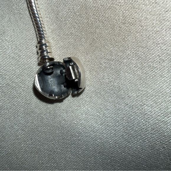 Pandora Moments Heart and Snake Chain Bracelet 6.7” - Picture 3 of 3